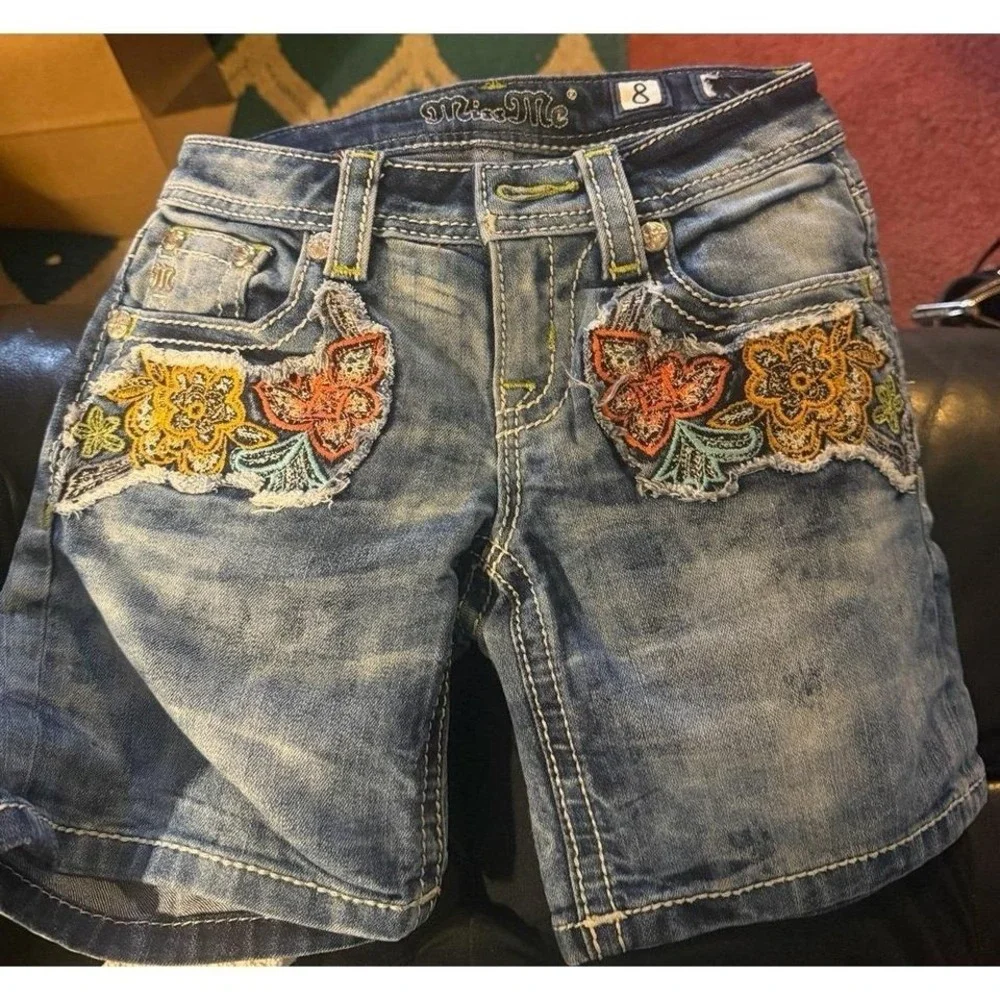 Miss Me Girls Floral Embroidered Denim Shorts Blue Acid Wash Size 8 Boho